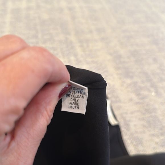 Ramy Brook silk v-neck long sleeve blouse. - Picture 6 of 6